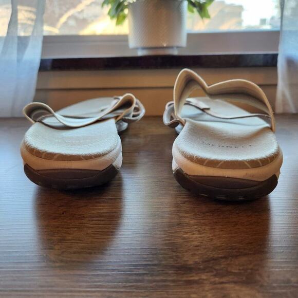 Merrell Size 11 Tan Slip On Casual Sandals - Picture 7 of 10